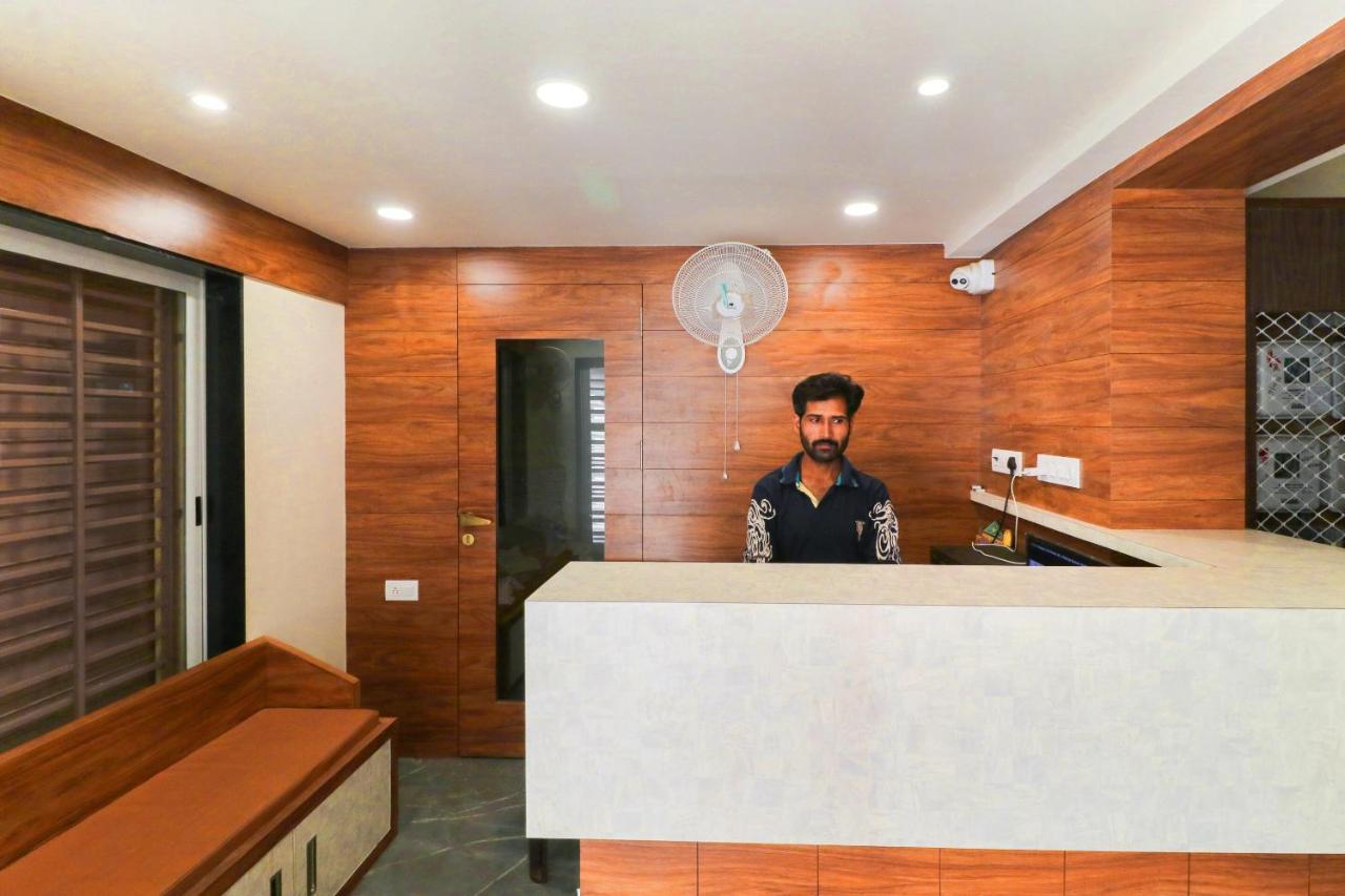 Oyo 63903 Hotel Shree Ram Villa Dwarka  Luaran gambar