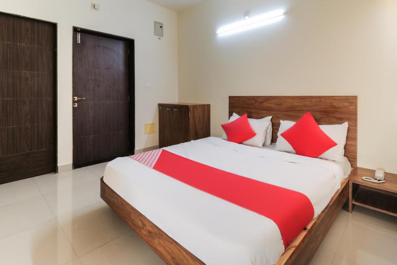 Oyo 63903 Hotel Shree Ram Villa Dwarka  Luaran gambar